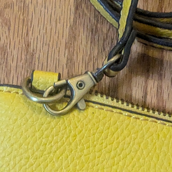 Joy Yellow Crossbody Purse - Picture 6 of 6